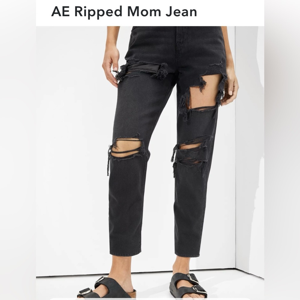 American Eagle Black Ripped Mom Jeans
High Rise Tapered 26 Long Distressed